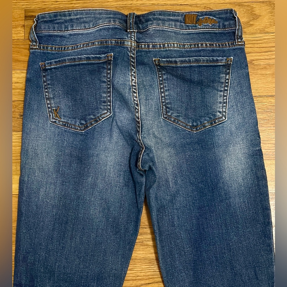 KUT from Kloth Women's size 8, distressed Blue Denim Jeans. - Picture 6 of 10